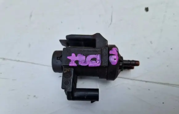 BMW 1 F20 F21 Turbo solenoid valve 8570591