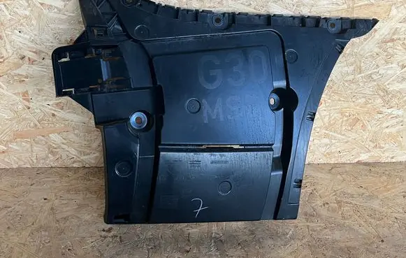 BMW M5 F90 Bumper support mounting bracket corner 