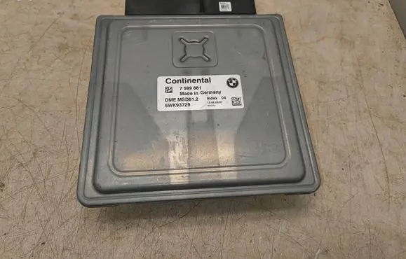 BMW 3 E92 E93 Engine control unit/module 7599881 DMEMSD812 5WK93729