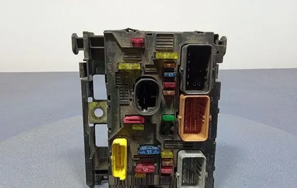 Citroen C4 I Picasso Fuse box set 9659741780