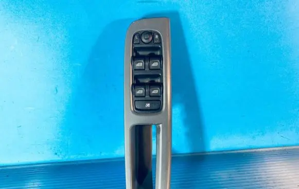 Volvo V50 Electric window control switch 30773210 03454100