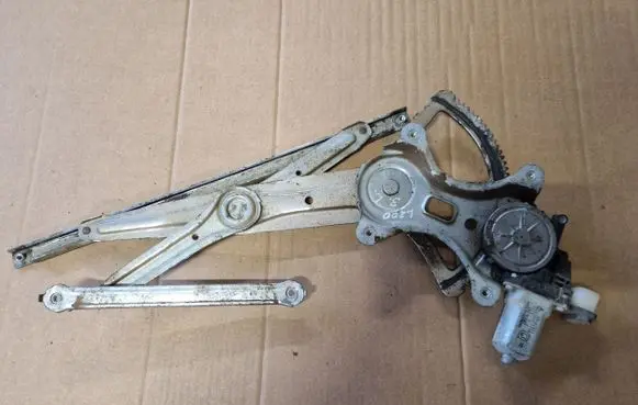 Mitsubishi L200 Front door window regulator with motor MN182354 AE0620402750