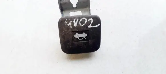 Engine bonnet (hood) release handle