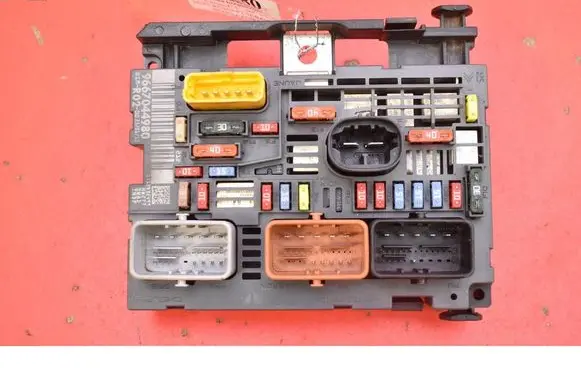 Citroen C5 Fuse box set 9667044980