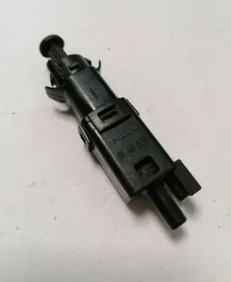Volvo S70 V70 V70 XC Brake pedal sensor switch 9146505