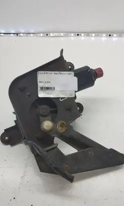 Mazda 323 F Rear window wiper motor 8611000881