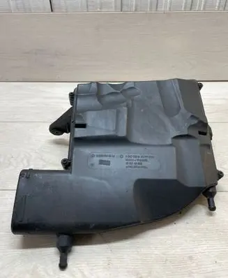 Mercedes-Benz R W251 Air filter box A6420940304