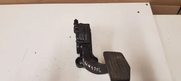 Hyundai Tucson JM Accelerator throttle pedal 327001FXXX