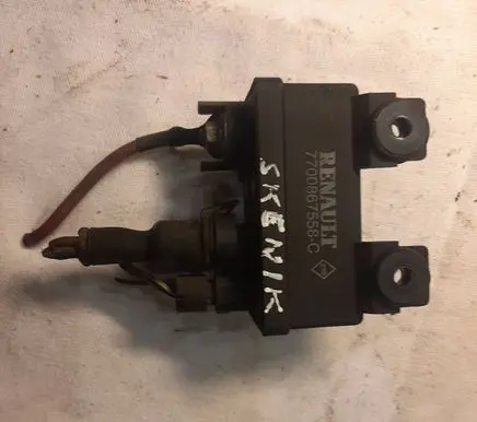 Renault Scenic I Glow plug pre-heat relay 7700867558C 2966