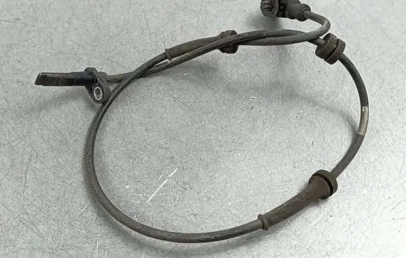Maserati Levante ABS brake wheel speed sensor 670037273
