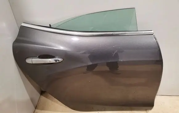 Maserati Ghibli Rear door 670030260