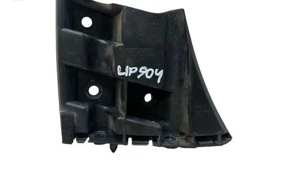 Front bumper mounting bracket
