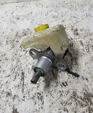 Volkswagen Phaeton Master brake cylinder