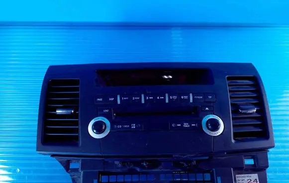 Mitsubishi Lancer X Radio/CD/DVD/GPS head unit 8002A378XA 3857248