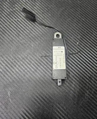 Mercedes-Benz A W169 Aerial antenna amplifier A1698200489 ZGS004