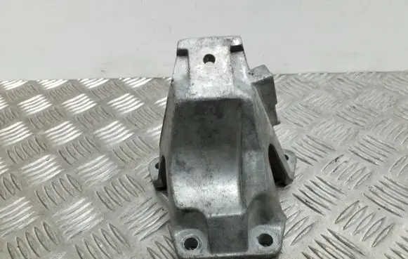 Audi A4 S4 B6 8E 8H Engine mounting bracket 8E0199308H