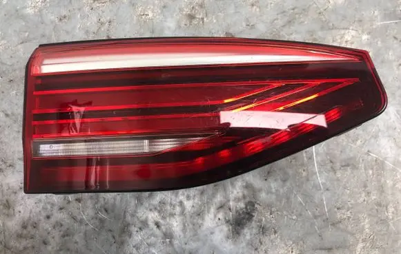 Volkswagen Multivan T7 Tailgate rear/tail lights 7T0945093