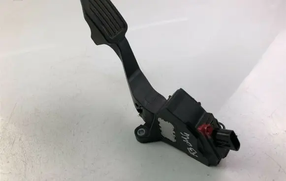 Toyota Yaris Accelerator throttle pedal 781100D160 K3046