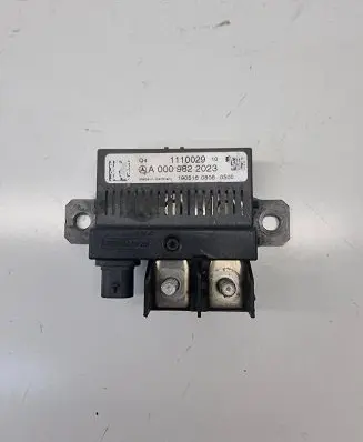 Mercedes-Benz C W205 Charging relay A0009822023 1905160806 1110029