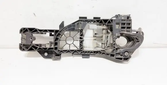 Volkswagen PASSAT B6 Rear door exterior handle/bracket 3C0837885G