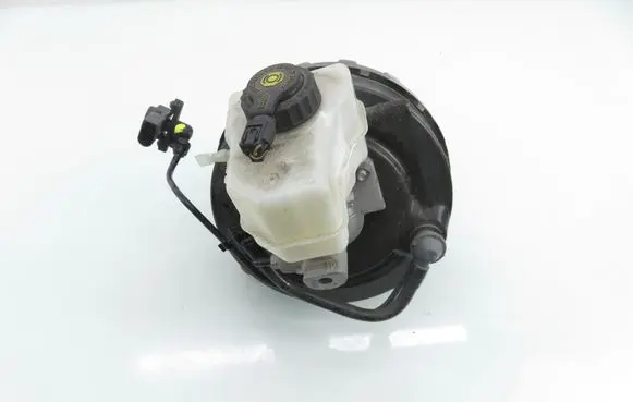 BMW 1 E81 E87 Brake booster 6785644
