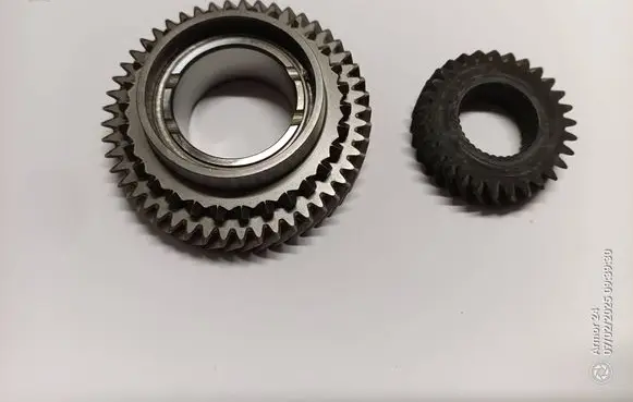 Volkswagen Multivan T5 Fifth/5th gear pinion 02Z311361 02Z311158