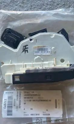 Volkswagen Beetle A5 Front door lock 5K1837016B T233326 49073010