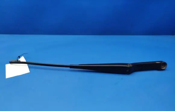Mercedes-Benz ML W163 Front wiper blade arm 4416