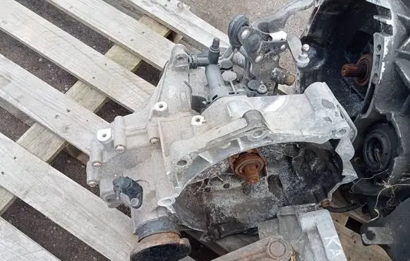 Volkswagen Polo Manual 5 speed gearbox GEU