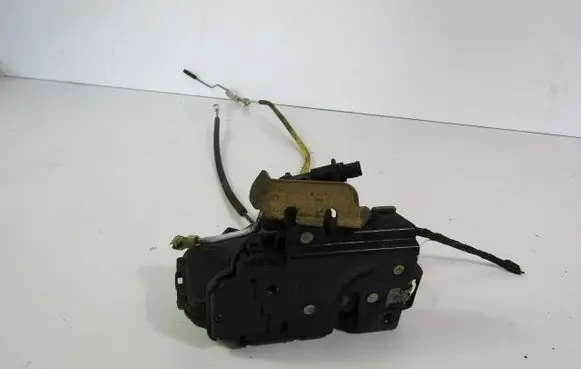 Audi A6 S6 C5 4B Rear door lock 4B0839016B
