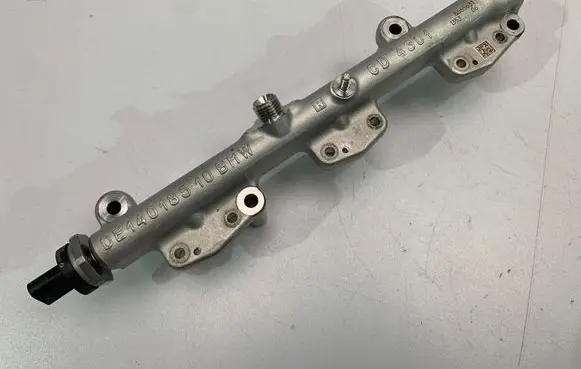 Mini One - Cooper F56 F55 Fuel main line pipe 8665631