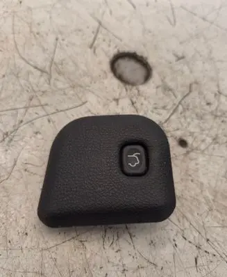 Jeep Grand Cherokee Tailgate/trunk/boot open switch P04602751AA