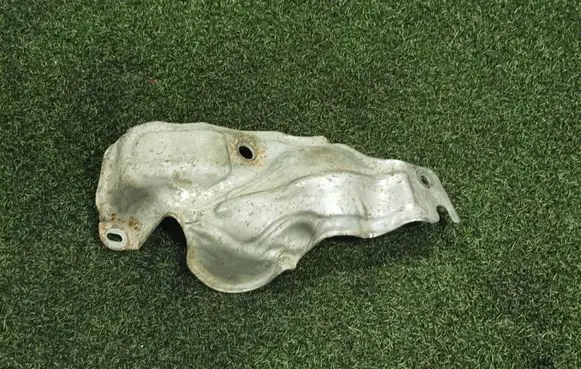 Renault Master III Heat shield in engine bay 140136073R