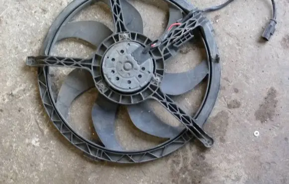 Mini One - Cooper Coupe R56 Electric radiator cooling fan 0130303019