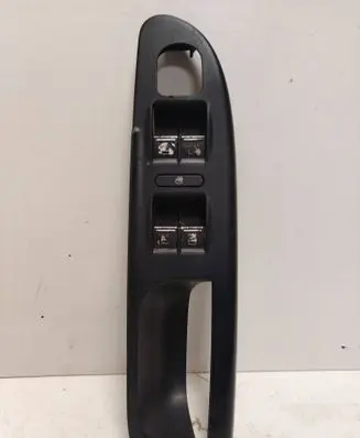 Volkswagen PASSAT B6 Electric window control switch 3C1867171