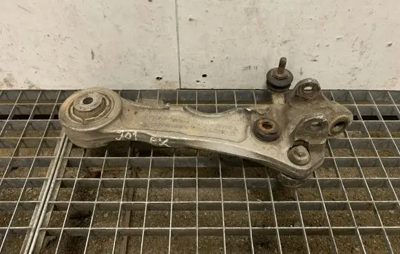Jaguar S-Type Front lower control arm/wishbone
