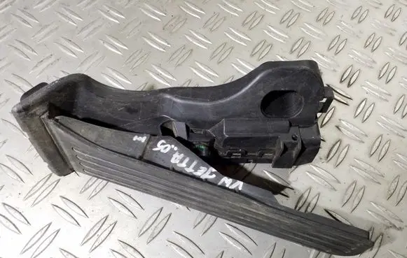 Volkswagen PASSAT B6 Accelerator throttle pedal 1K1723503L 6PV00860001