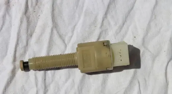 Audi A6 S6 C5 4B Brake pedal sensor switch 4A0945515A