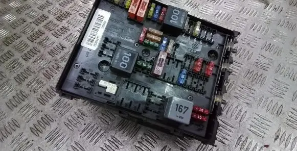 Volkswagen PASSAT B6 Fuse box set