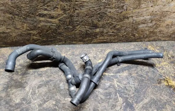 Mercedes-Benz E AMG W211 Engine coolant pipe/hose A2115000175