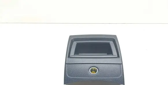 Other center console (tunnel) element