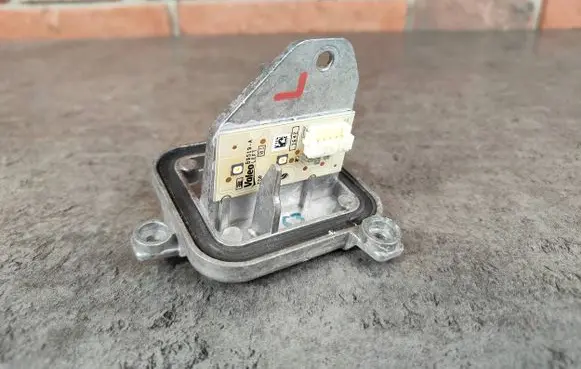BMW X1 F48 F49 LED ballast control module 7428791