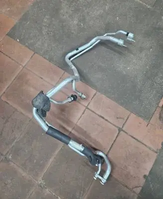 Land Rover Evoque I Air conditioning (A/C) pipe/hose EJ3219A834BA