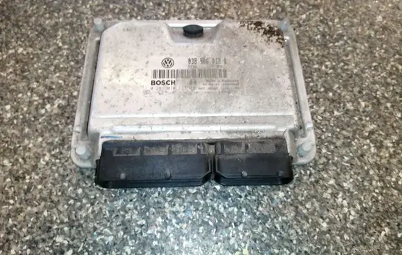 Volkswagen New Beetle Engine control unit/module 038906012Q 0281010133