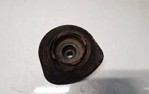 Subaru Forester SF Coil spring mount