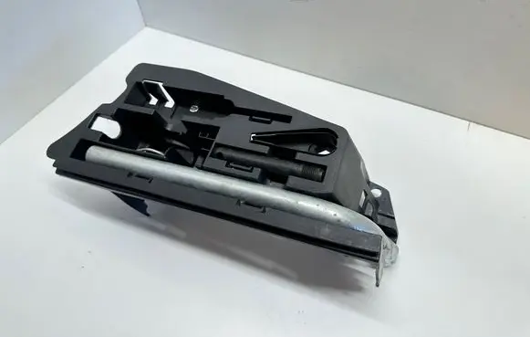 Audi A6 S6 C6 4F Tool set 4F5012111A
