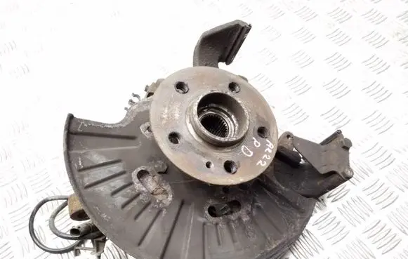 Mercedes-Benz ML W163 Front wheel hub spindle knuckle