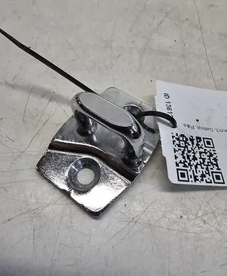 BMW 5 E60 E61 Rear door lock loop/hook striker 7067805