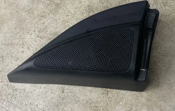 Toyota Avensis T250 Front door speaker cover trim 6749205060