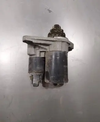 Volkswagen Polo IV 9N3 Starter motor 0001120400